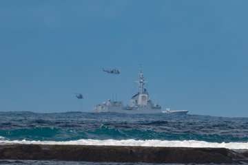 Cuatro países participan en ejercicios de desembarco frente a Las Canteras (Foto Antonio Rico)